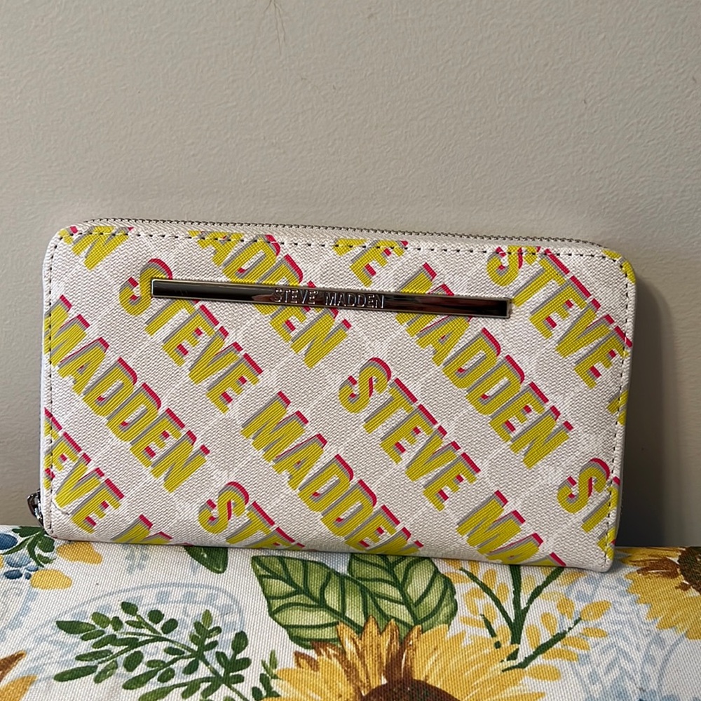 Steve Madden wallet
